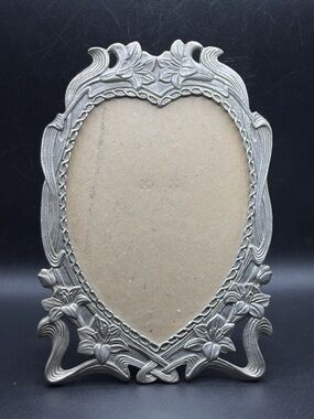 Vintage Art Nouveau Style Silver Tone Metal Heart Shaped Floral Picture Frame